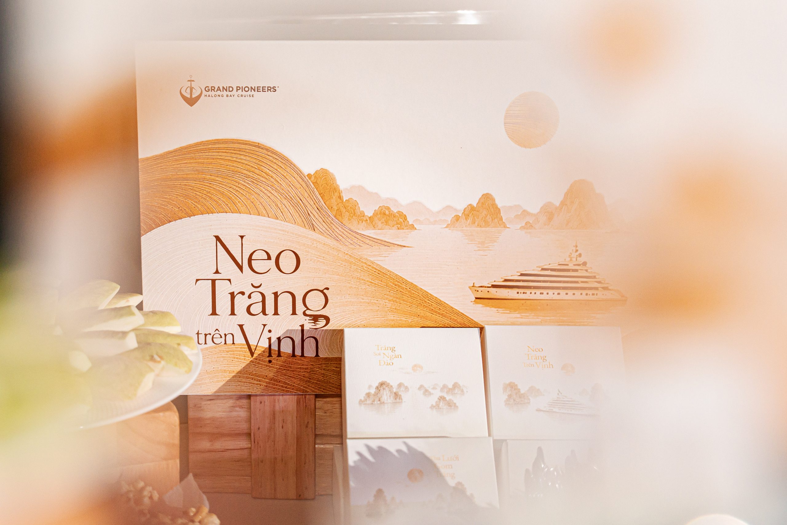 The "Neo Trăng Trên Vịnh" Concept: How Grand Pioneers Anchors the Moon